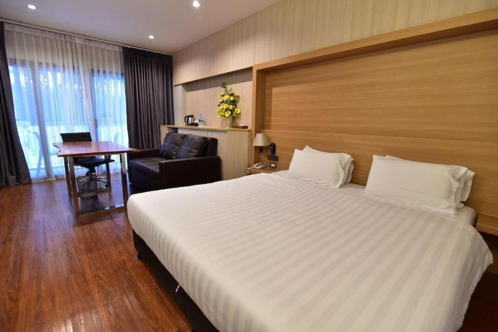 The Three Hat Yai Exterior foto