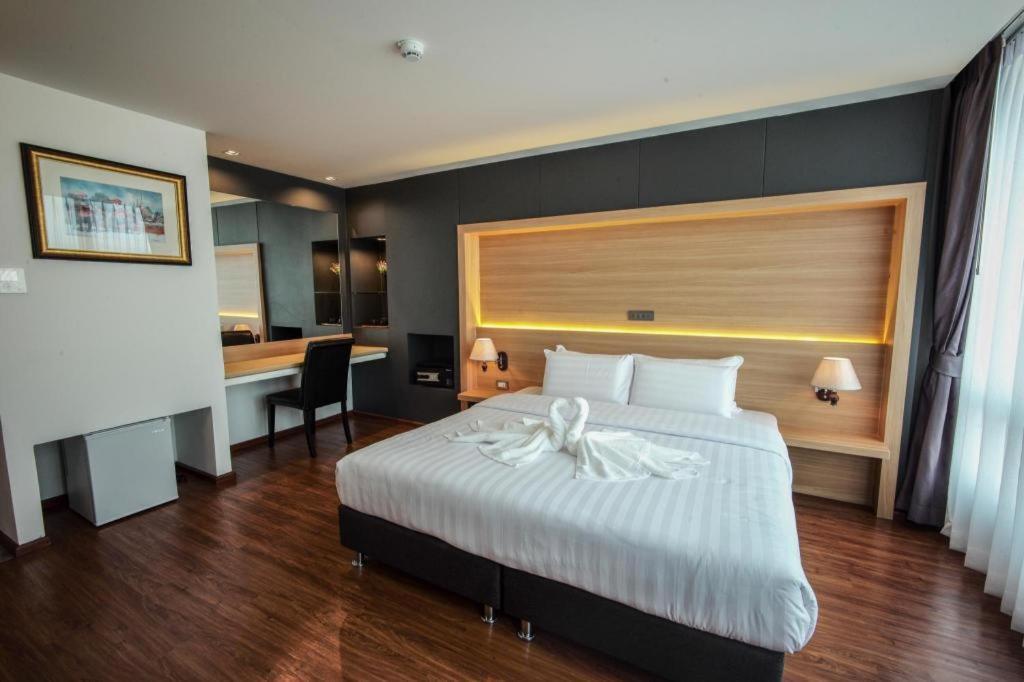 The Three Hat Yai Exterior foto
