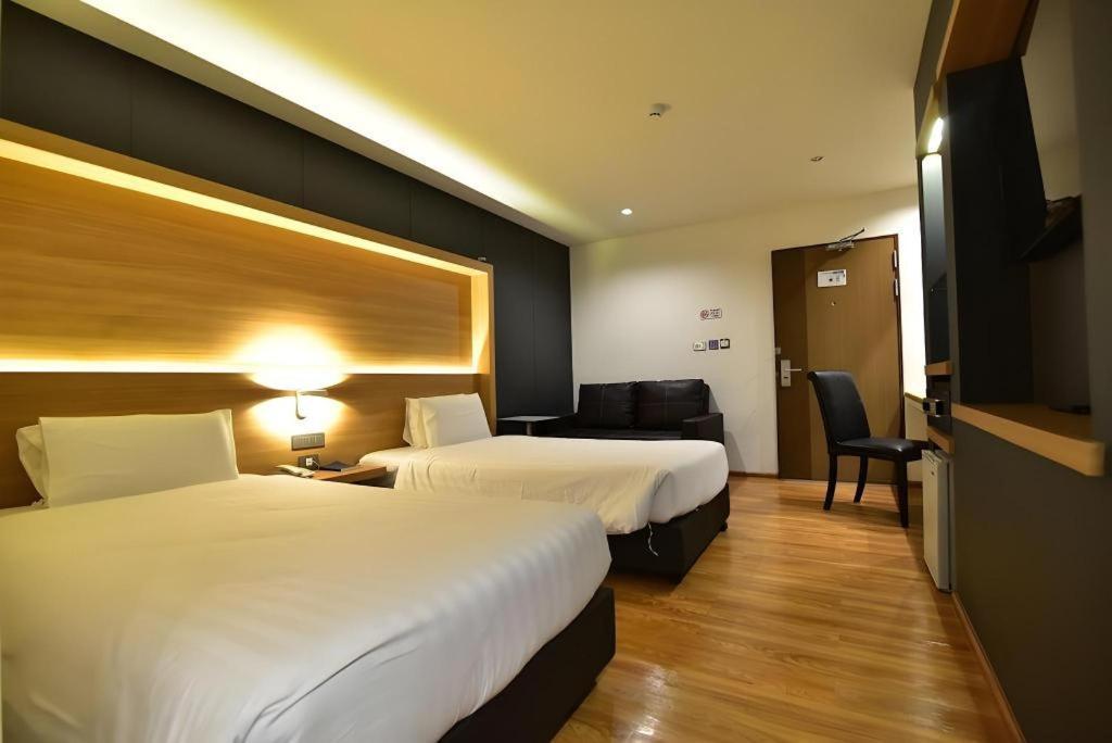 The Three Hat Yai Exterior foto